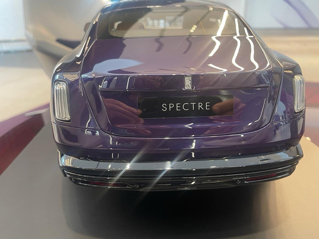 Rolls-Royce Spectre Black Badge [Fully opening + Lights] By: Amalgam 1:8 scale