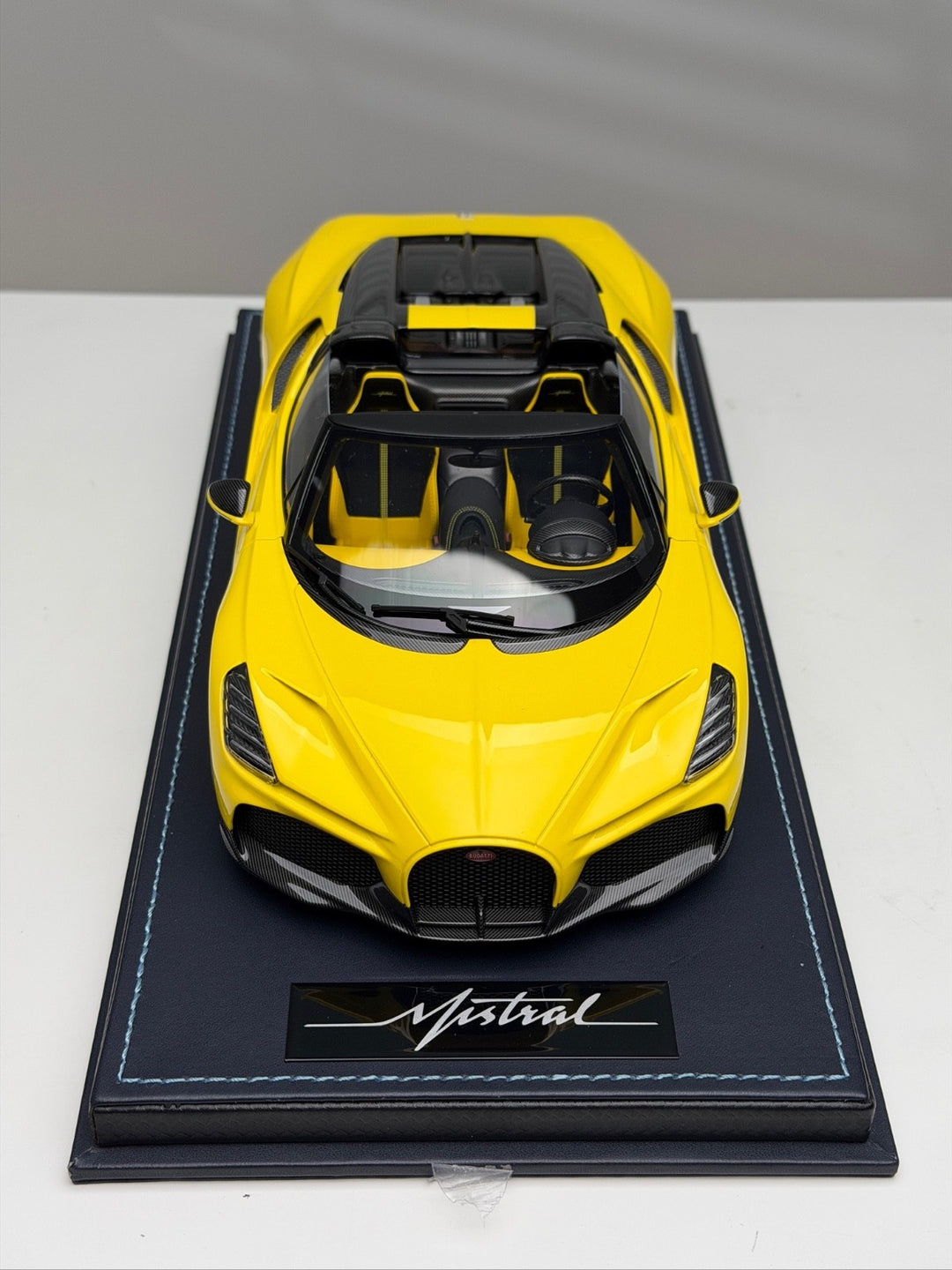Bugatti Mistral (Yellow) [MR Collection] 1/18 scale