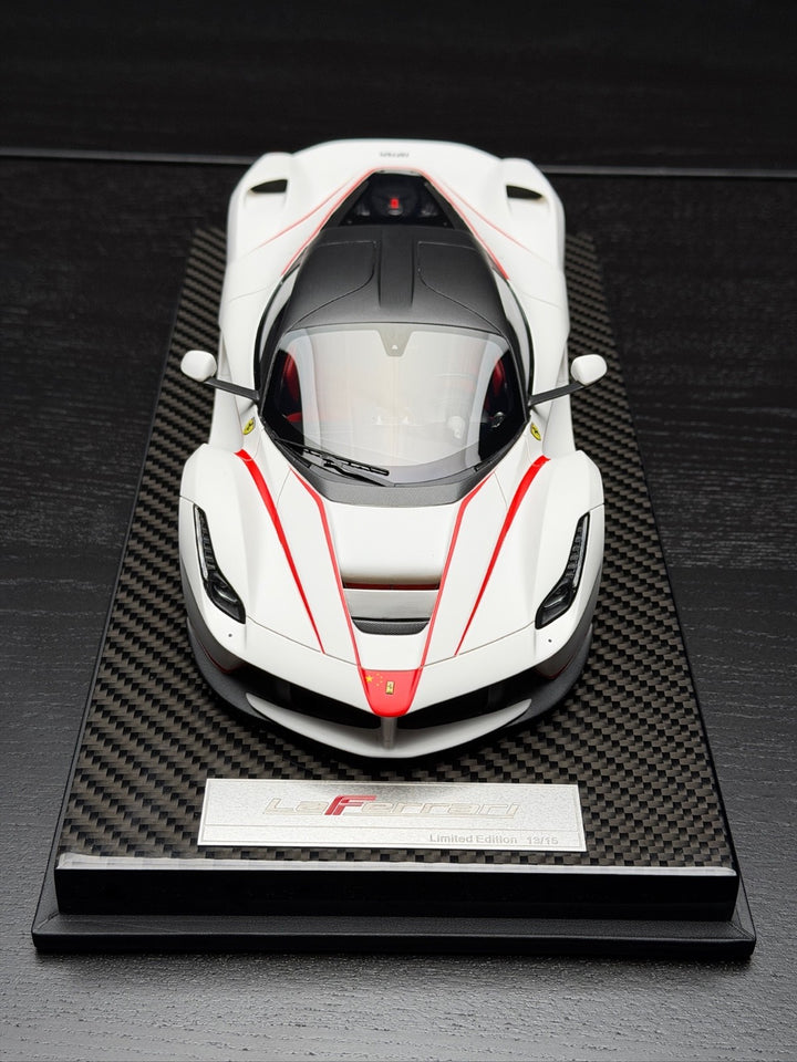 Ferrari LaFerrari (Matt White) [Gavin] 1:18 scale