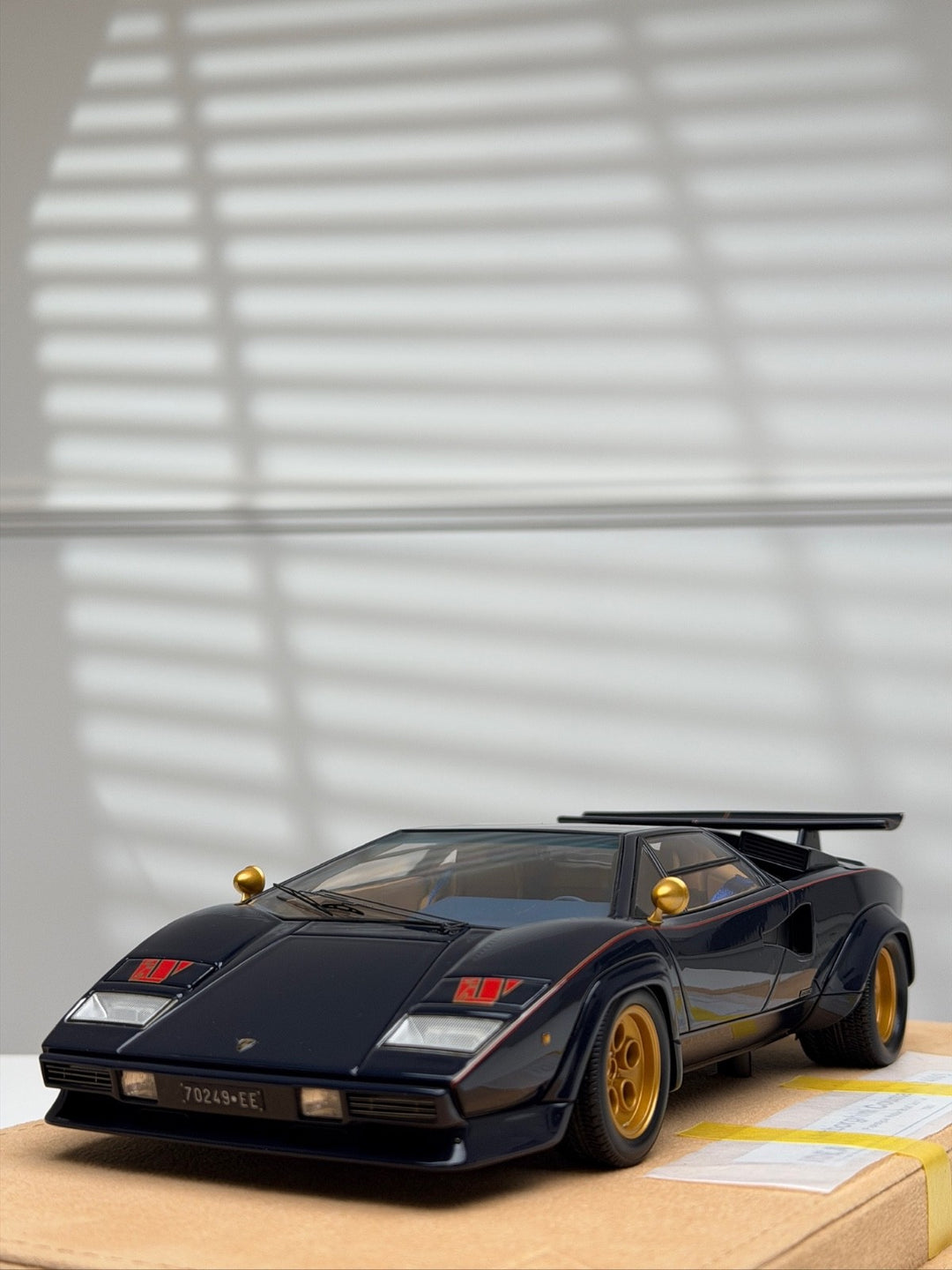 Lamborghini Countach LP400S Prototype Walter Wolf 3rd [Make up IDEA] 1/18 scale