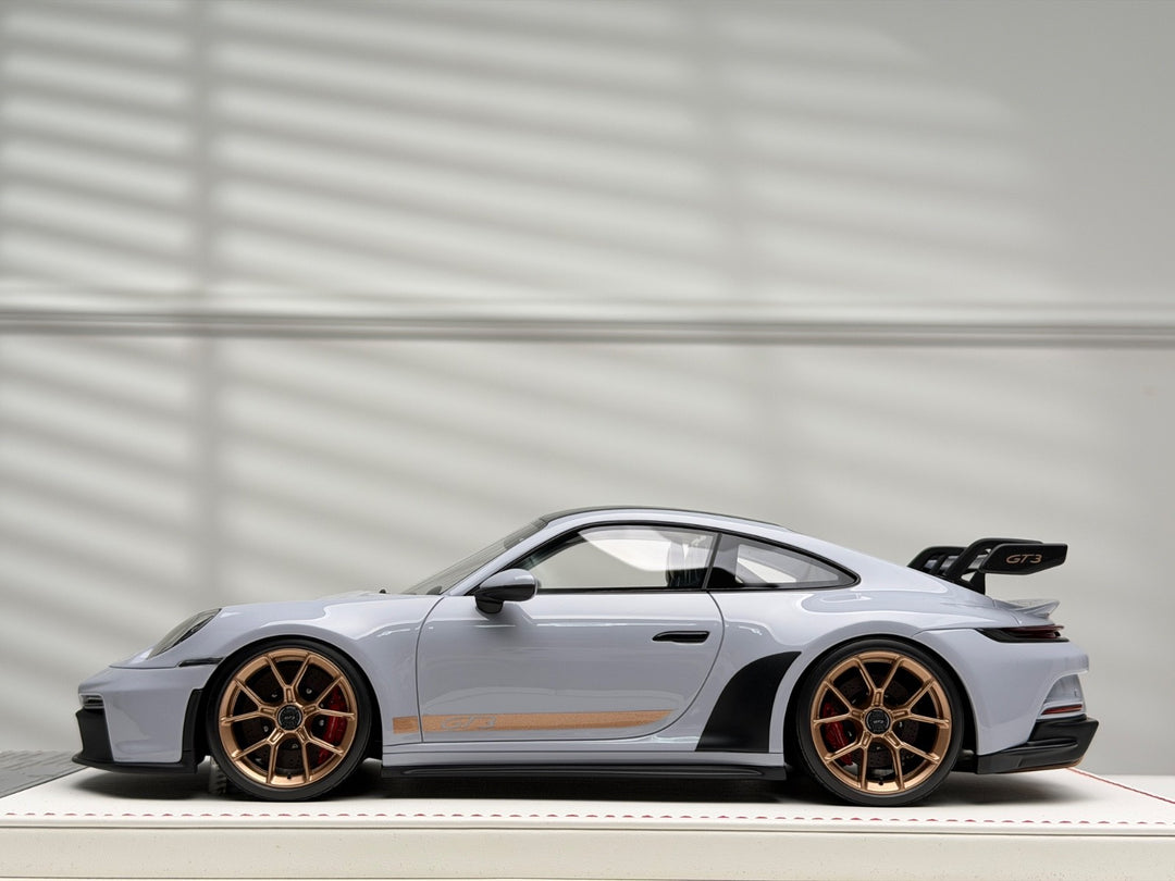 Porsche 911 GT3 (Crayon Grey, Gold Stripe) [Davis & Giovanni] 1/18 scale