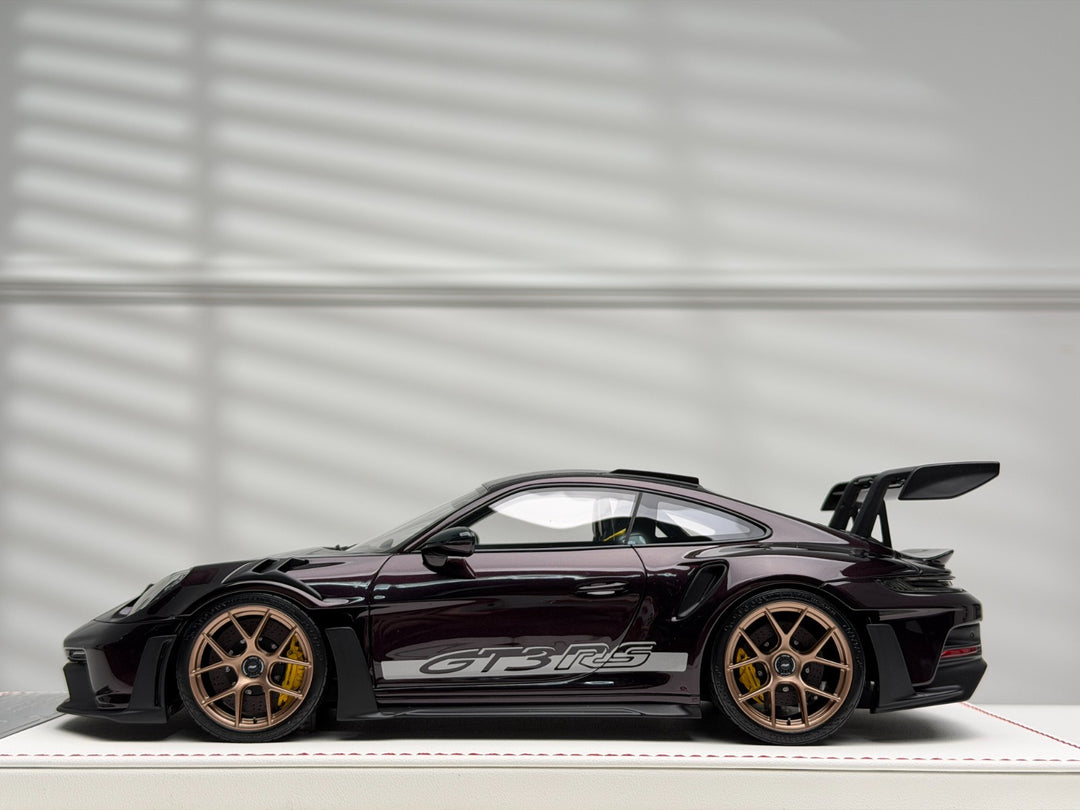 Porsche 911 GT3 RS (Amethyst Metallic) [Davis & Giovanni] 1/18 scale