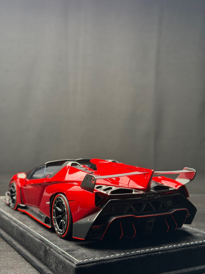 Lamborghini Veneno Roadster (Red) [Henson&Heaven] 1/18 scale