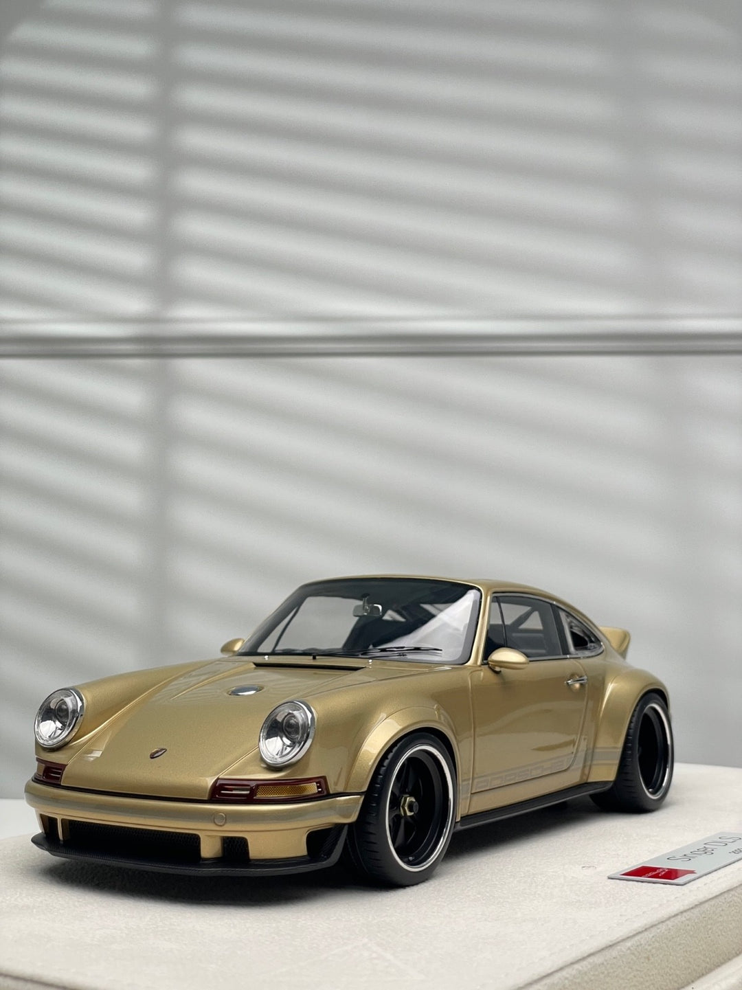 Porsche 911 Singer DLS (Light Gold) [Make up Eidolon] 1/18 scale