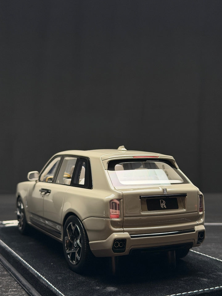 Rolls-Royce Cullinan Series II Black Badge (Gray) [H&H] 1/18 scale