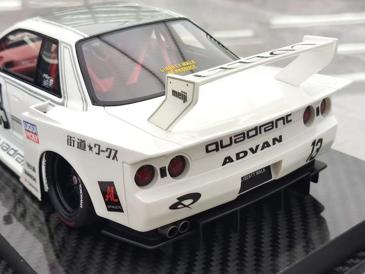 Nissan R32 Skyline LBWK (White) [VIP scale Models] 1/18 scale