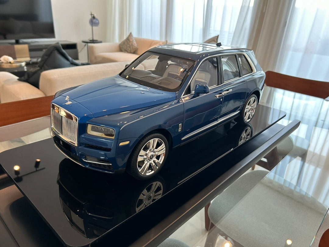 Rolls-Royce Cullinan (Blue)[Fully opening + Lights] By: Amalgam 1:8 scale