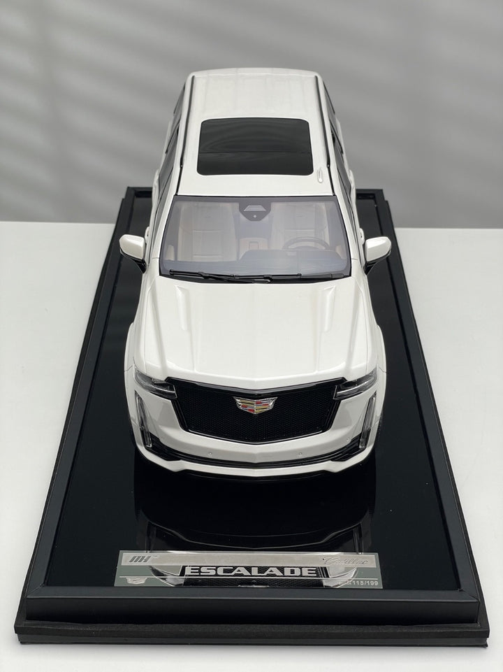 Cadillac Escalade (White) [Motorhelix] 1/18 scale