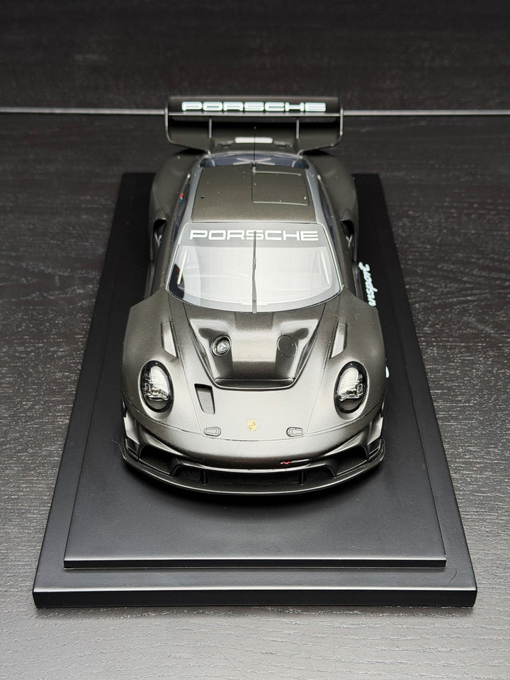 Porsche 911 GT3 R Rennsport (Carbon Fiber) [Spark] 1:18 scale