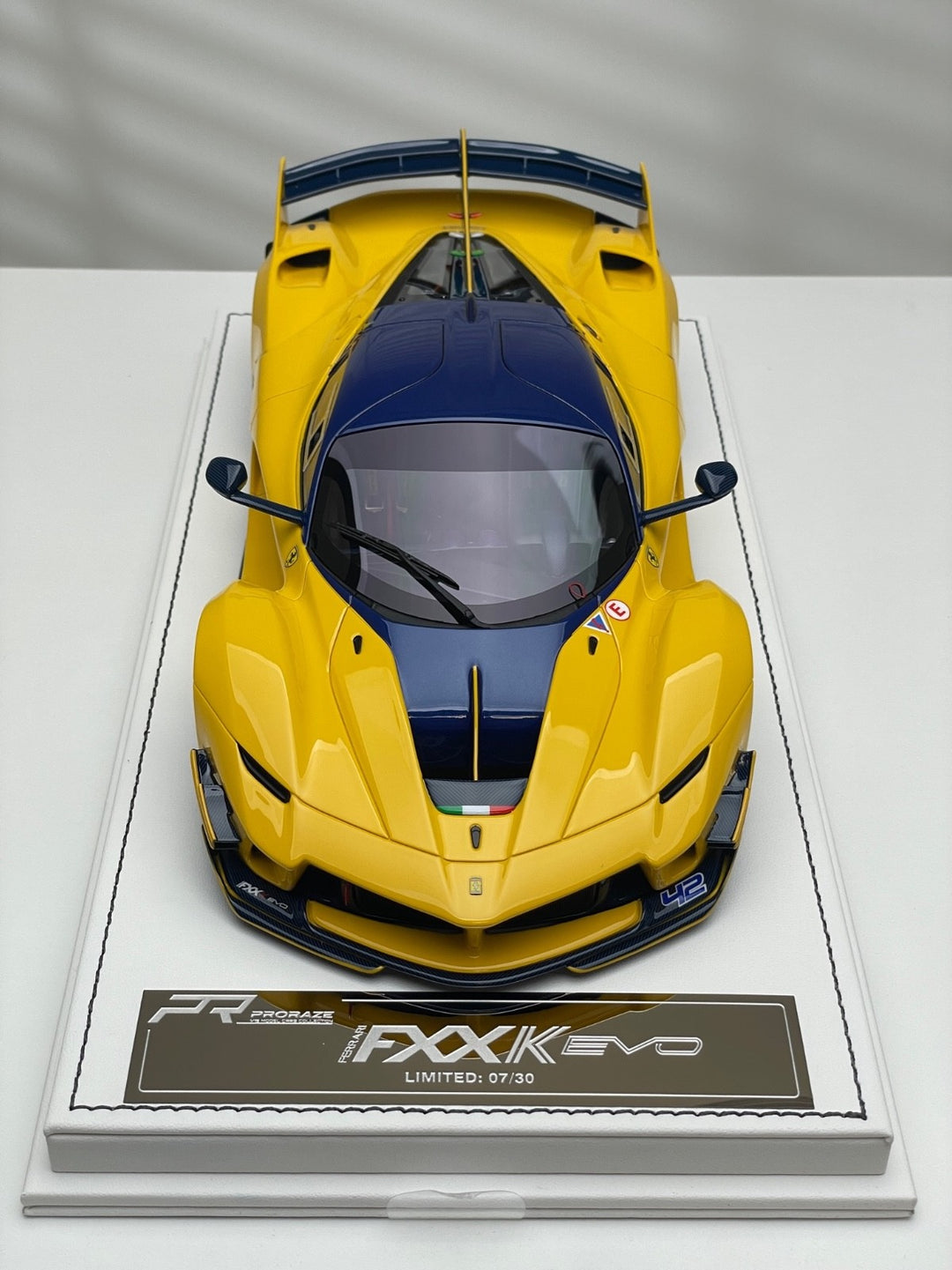 Ferrari FXXK EVO (Giallo Modena) [PRORAZE] 1/18 scale