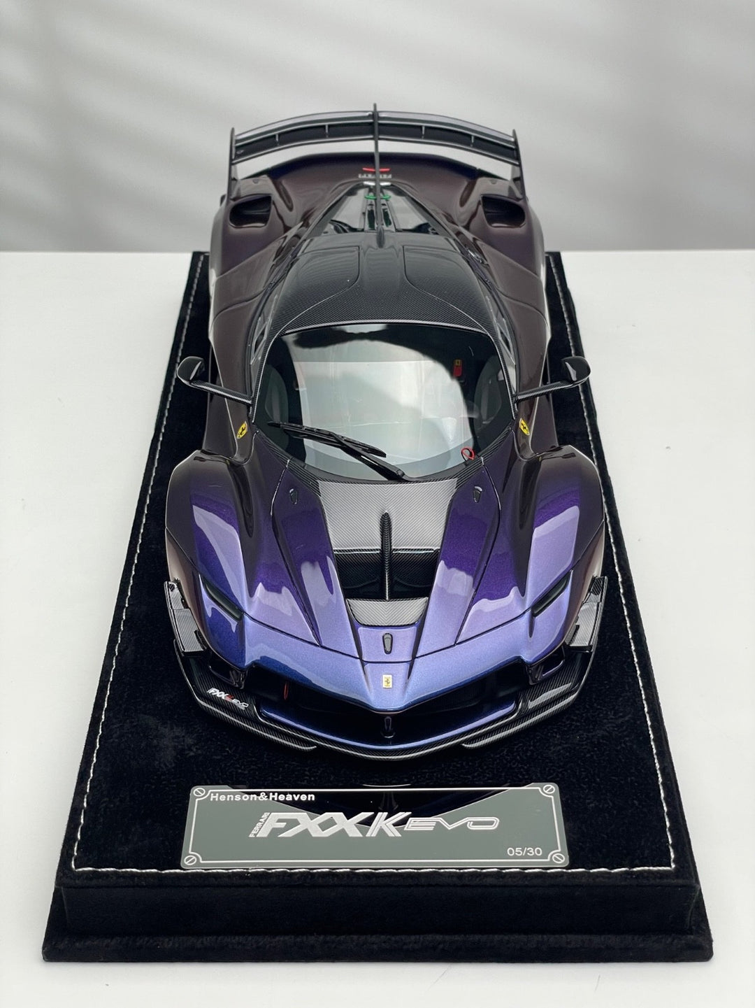 Ferrari FXX-K EVO (Chameleon Purple) [Henson&Heaven] 1/18 scale