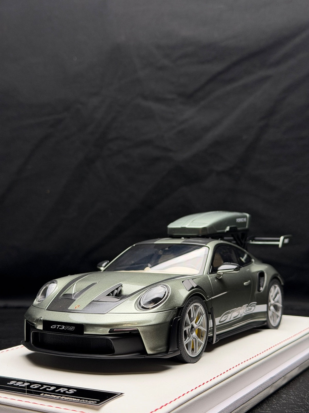 Porsche 911 GT3 RS w/ Roof Rack (Urban Bamboo/ White) [IVY Model] 1:18 scale
