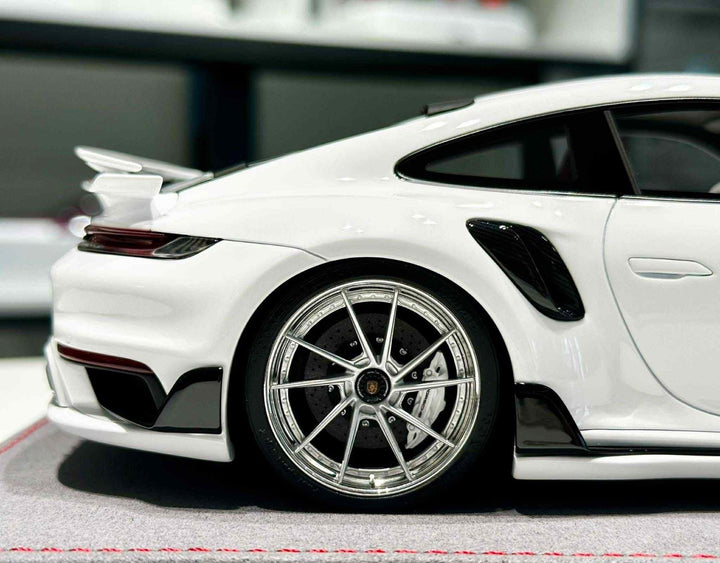 Porsche 911 Turbo S TechArt (Gloss White) [Davis & Giovanni] 1/18 scale