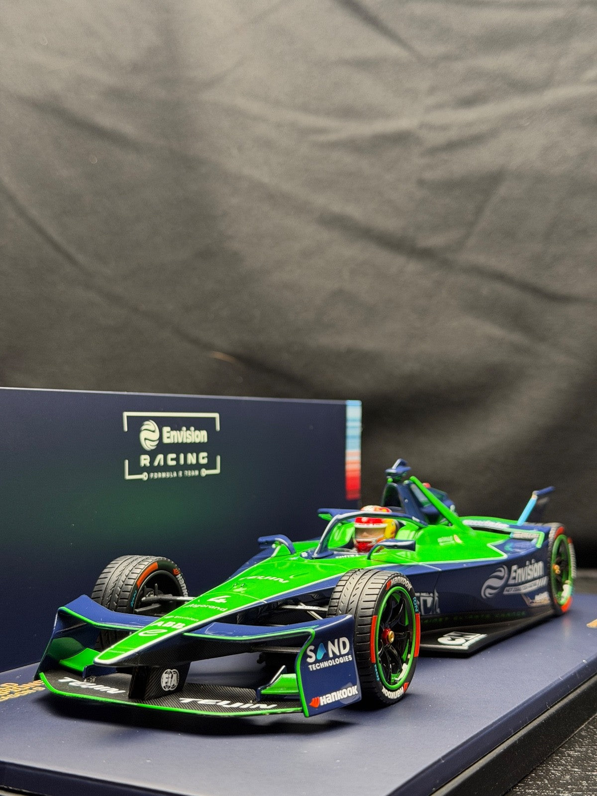 FIA Formula E Gen3 EVO (Envision Racing) 1:18 scale – Collectors Cartel