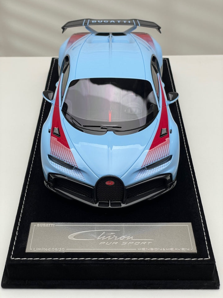 Bugatti Chiron Pur Sport (Light Blue no. 32 Decal) [Henson&Heaven] 1/18 scale