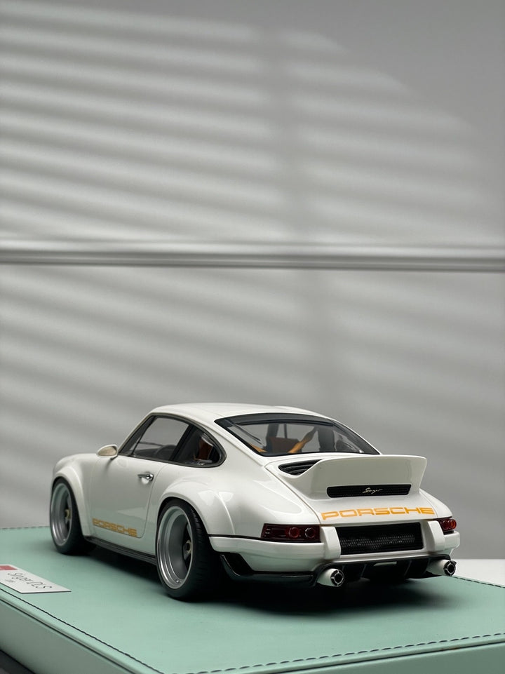 Porsche 911 Singer DLS (Pearl White) [Make up Eidolon] 1/18 scale