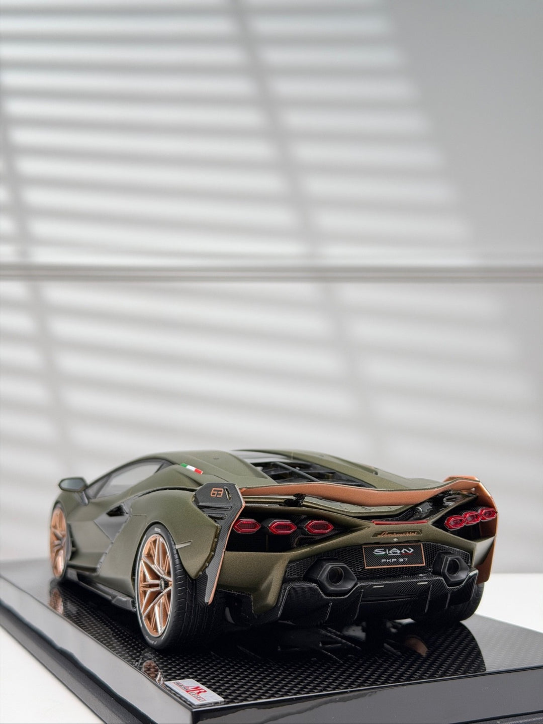 Lamborghini Sian FKP 37 (Verde Gea) [MR Collection] 1/18 scale