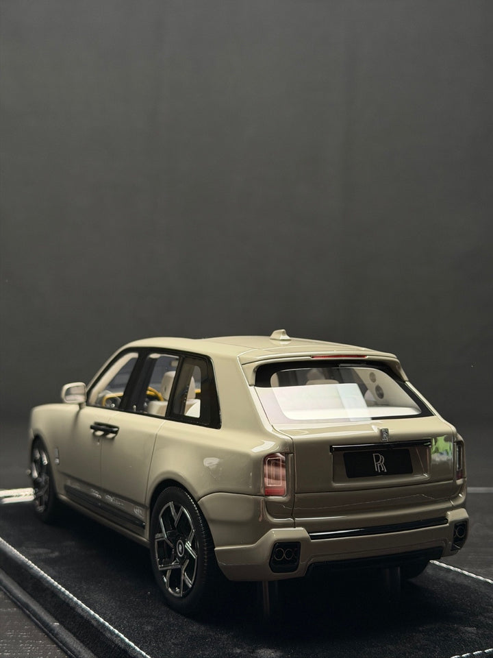 Rolls-Royce Cullinan Series II (Gray) [H&H] 1/18 scale
