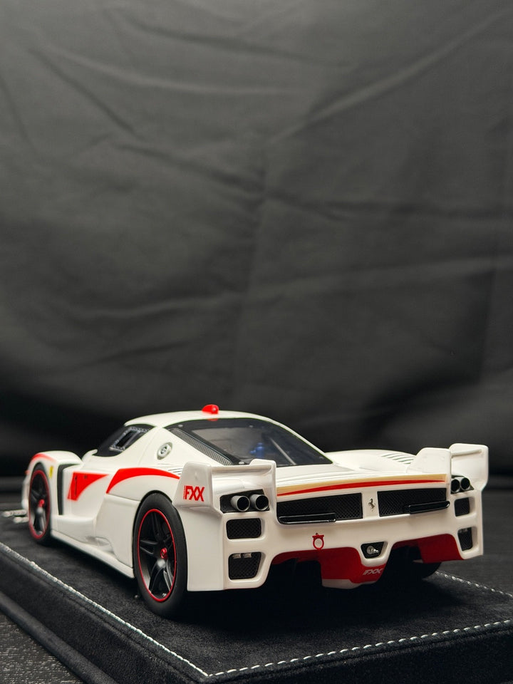 Ferrari FXX (White/ Red) [Henson&Heaven] 1/18 scale
