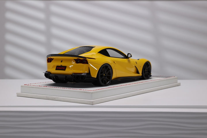 Ferrari 812 Superfast NOVITEC (Yellow) [Davis & Giovanni] 1/18 scale