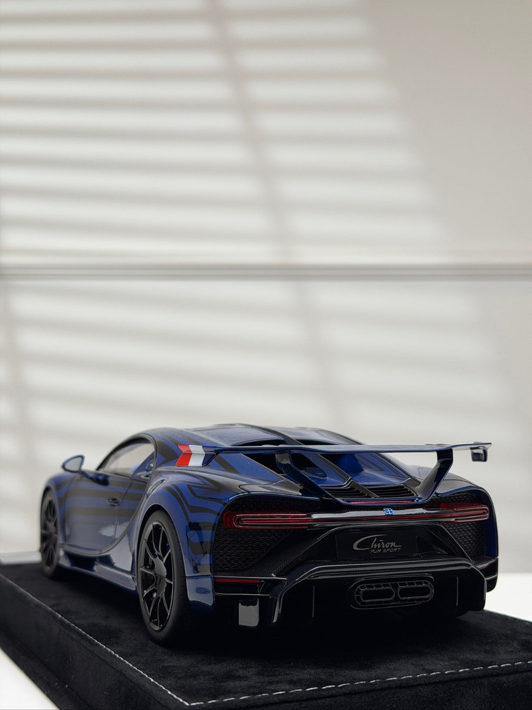 Bugatti Chiron Pur Sport (Blue Carbon) [Henson&Heaven] 1/18 scale