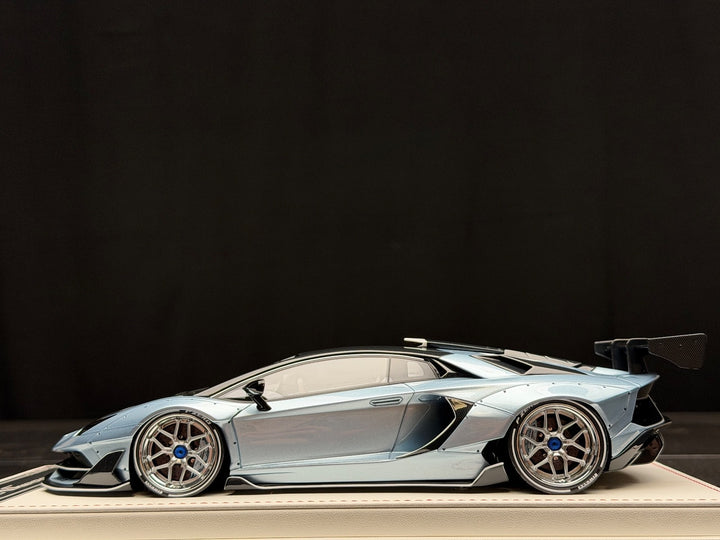 Lamborghini Aventador SVJ (Ice Blue, DIAMOND Auto) [Davis & Giovanni] 1:18 scale