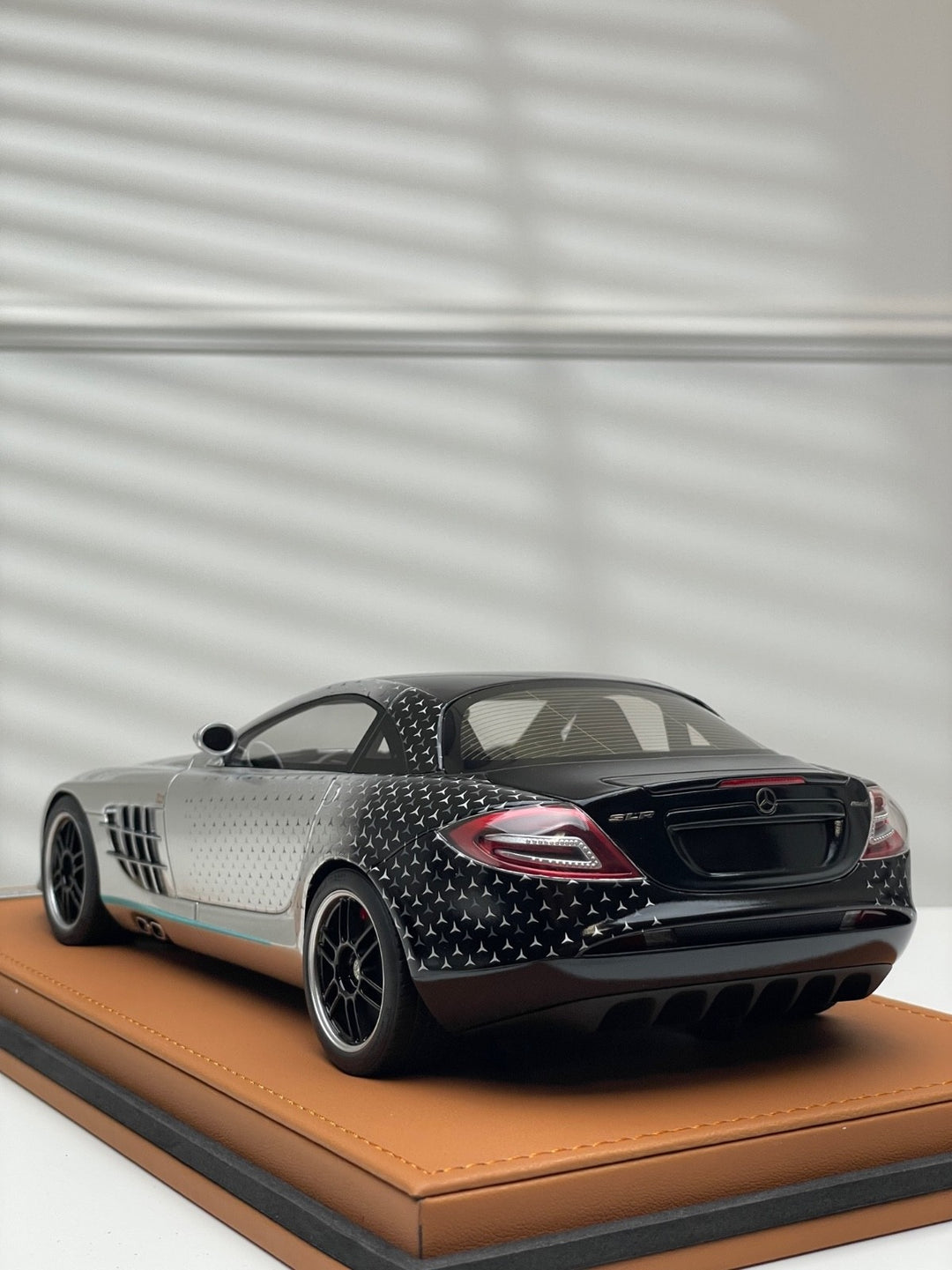 Mercedes-Benz SLR Mclaren 722 Edition(Silver/ Black)[Ivy Merit Model] 1/18 scale