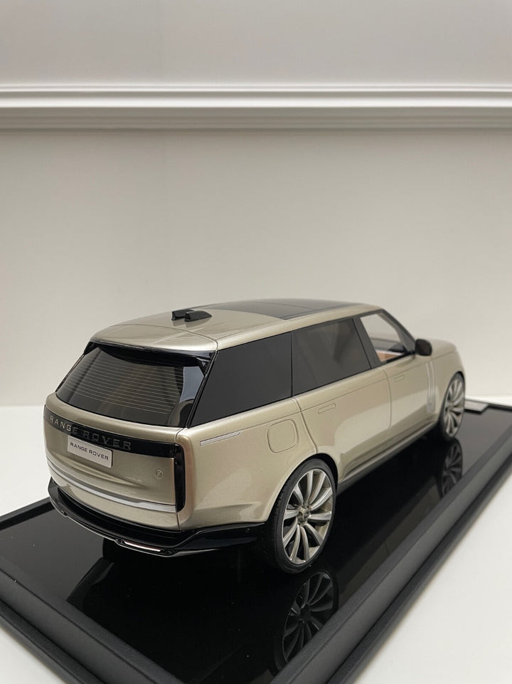Range Rover Autobiography (Champagne Gold) [Motorhelix] 1/18 scale
