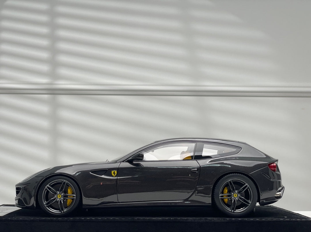 Ferrari FF (Carbon Fiber) [Henson&Heaven] 1/18 scale