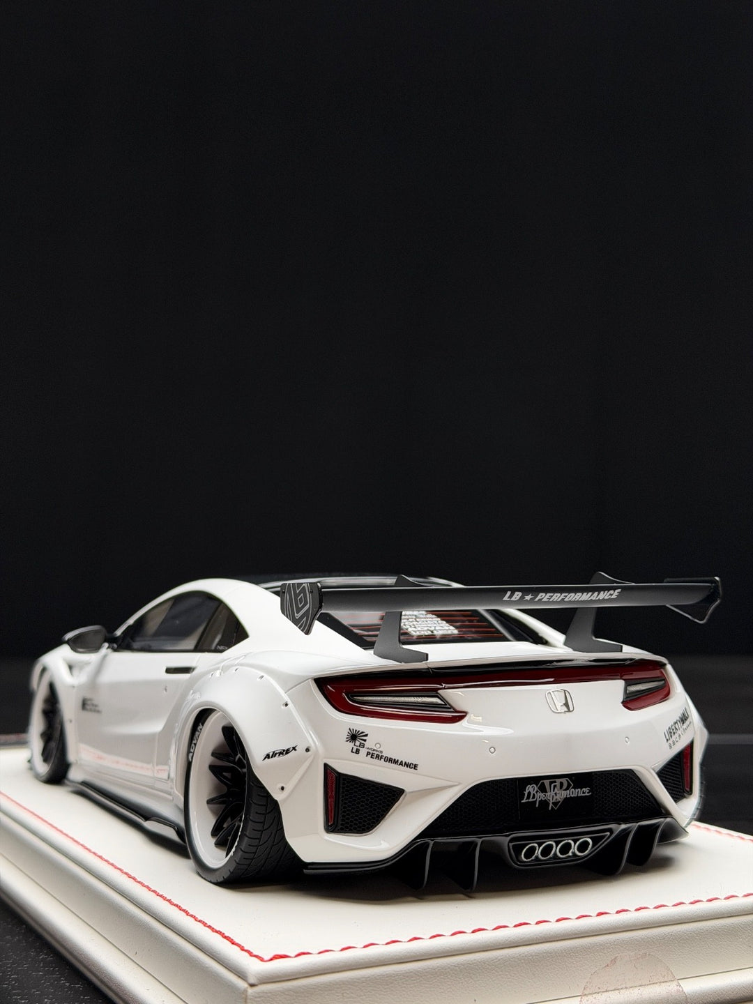 Honda Acura NSX LBWK (White) [Davis & Giovanni] 1:18 scale – Collectors ...