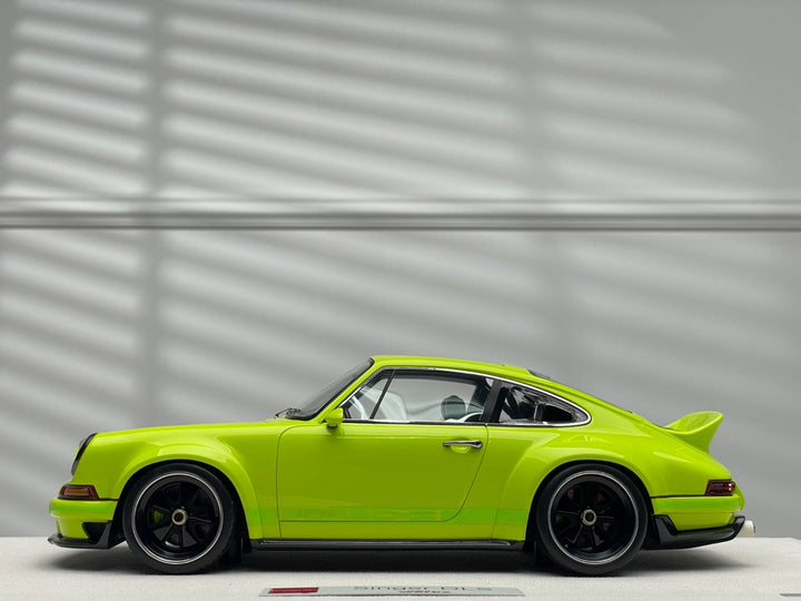 Porsche 911 Singer DLS (Acid Green) [Make up Eidolon] 1/18 scale