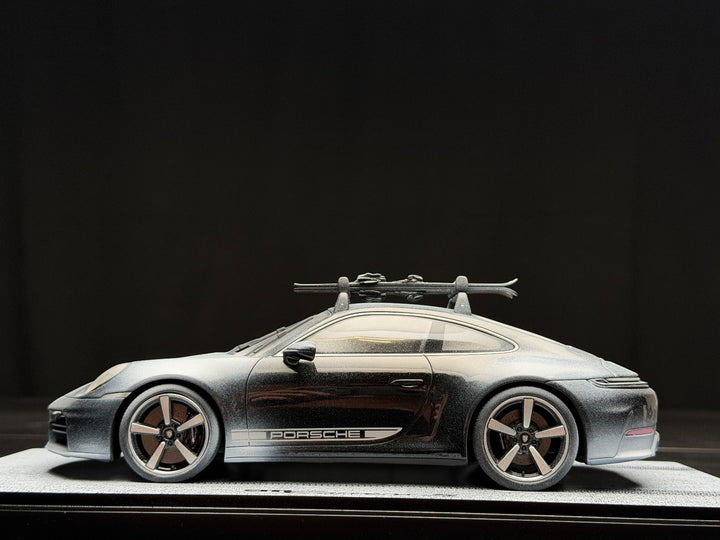 Porsche 911 Carrera S (Snow Version) [Spark] 1:18 scale