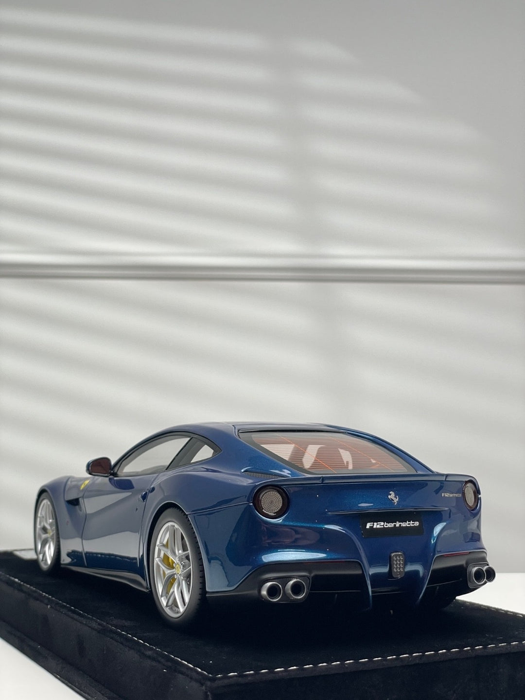 Ferrari F12 Berlinetta (Metallic Blue) [Henson&Heaven] 1/18 scale