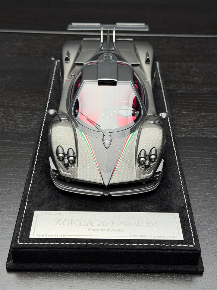 Pagani Zonda 764 Passione (Two Tone Carbon) [Henson&Heaven] 1/18 scale