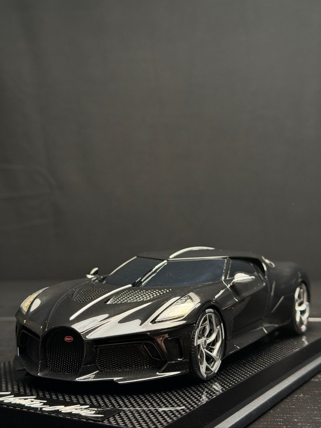 BUGATTl "La Voiture Noire" [MR Collection] 1/18 scale