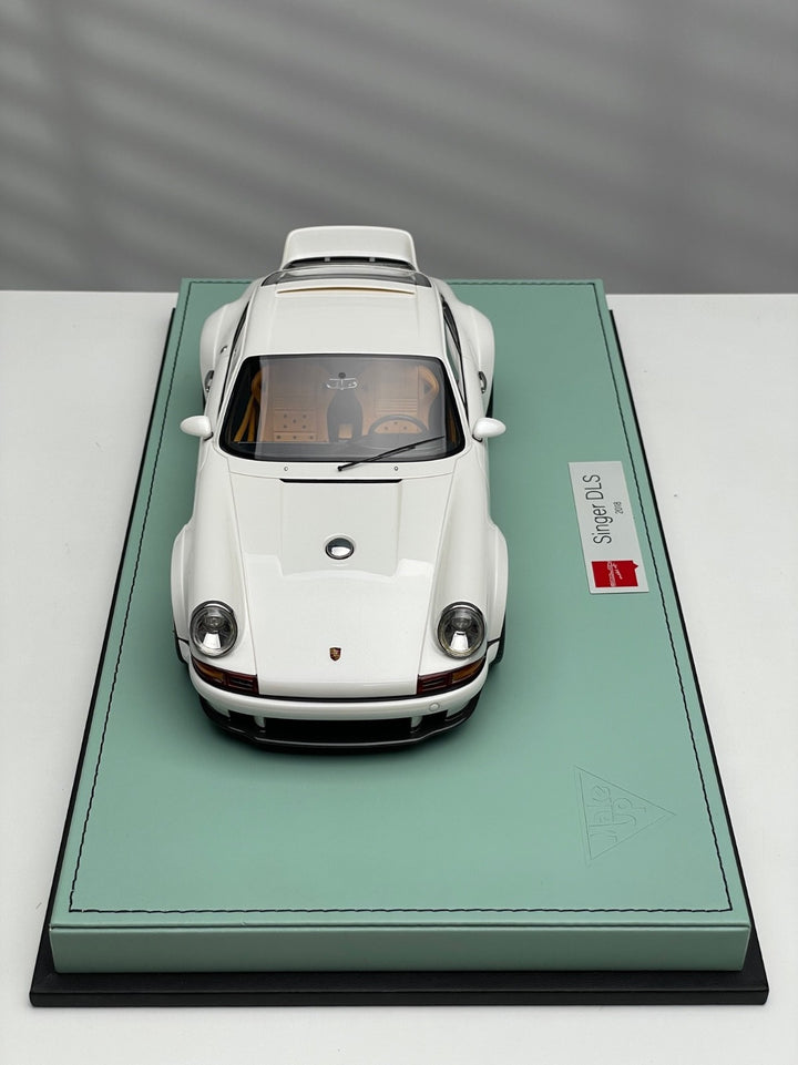 Porsche 911 Singer DLS (Pearl White) [Make up Eidolon] 1/18 scale