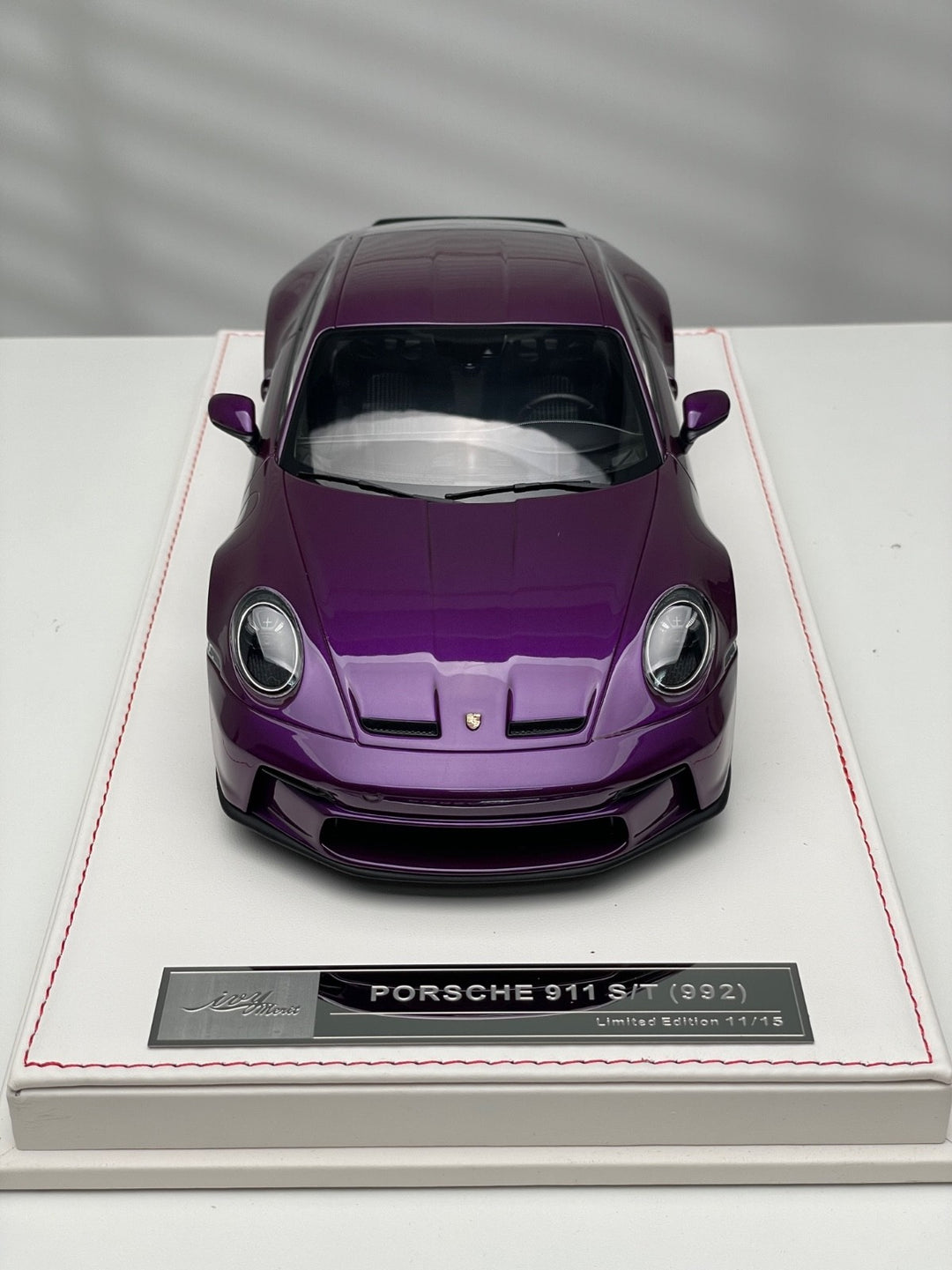 Porsche 911 S/T (Purple/ Silver Rims) [Ivy Merit Model] 1/18 scale