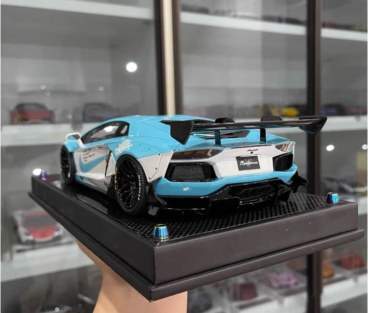 Lamborghini Aventador LBWK (Nike x Off-White) [Timothy & Pierre] 1/18 scale
