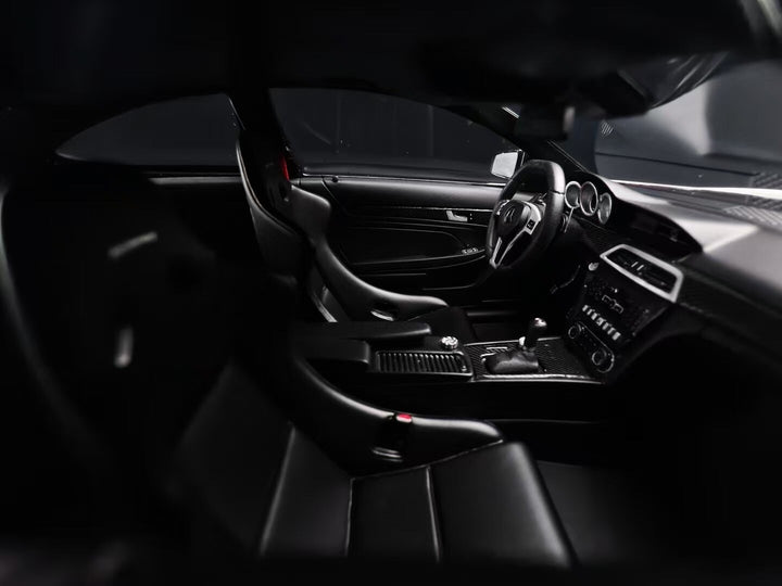 Mercedes-Benz AMG C63 Black Series (White) [Vehicle Art] 1/18 scale