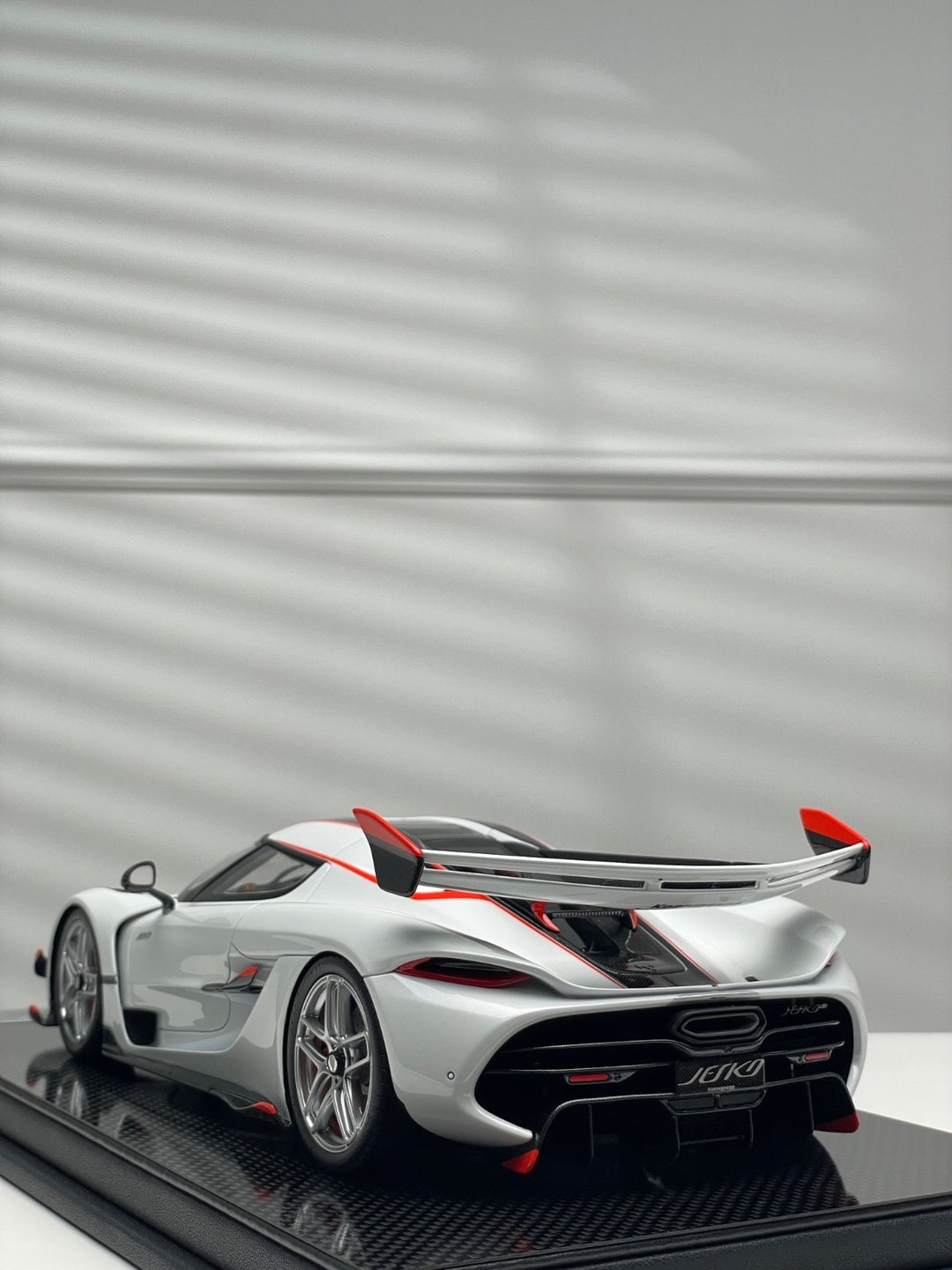 Koenigsegg Jesko (White) [FrontiArt] 1/18 scale