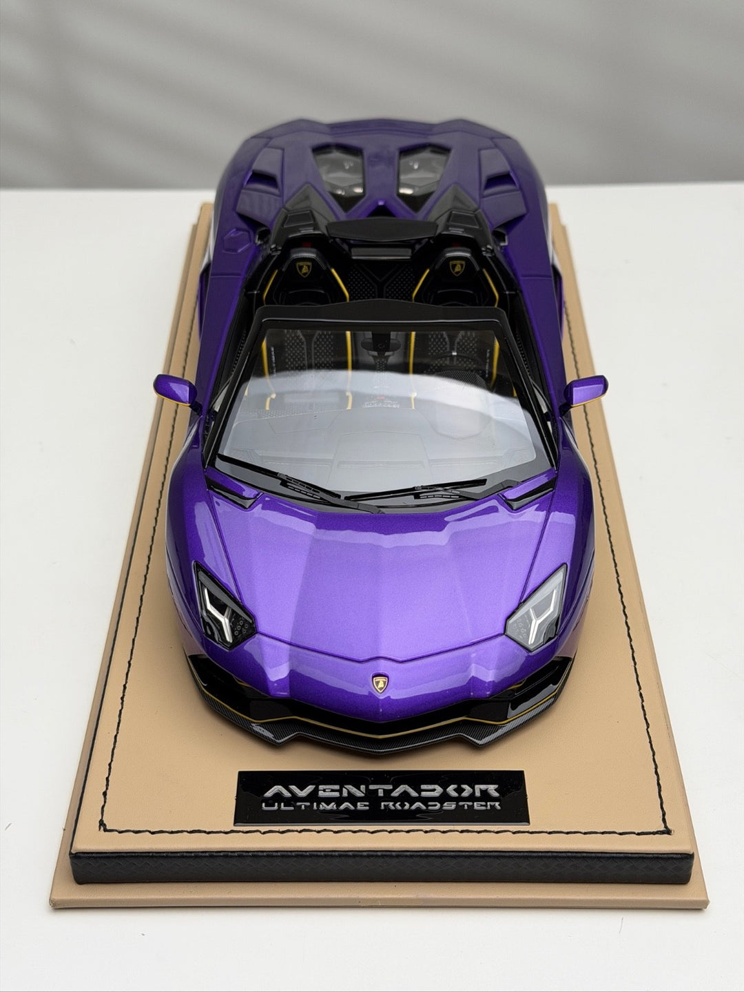 Lamborghini Aventador Ultimae Roadster (Purple) [MR Collection] 1/18 scale