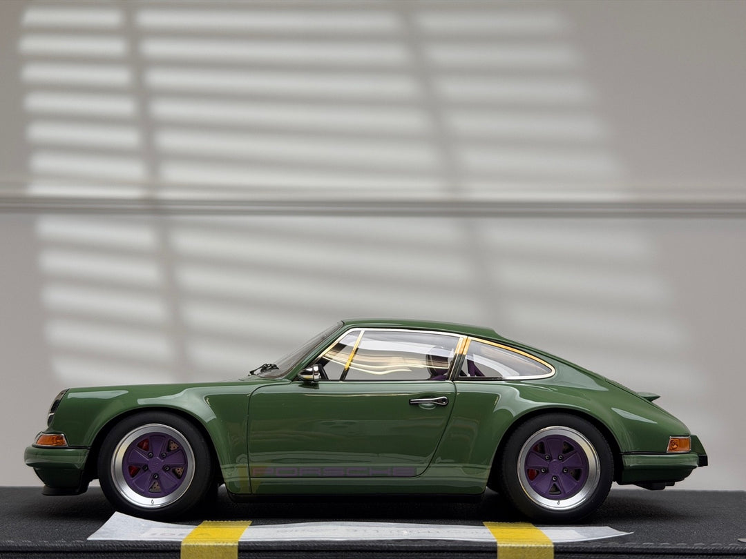 Porsche 911 Targa Singer (Dark Green) [Make up IDEA] 1/18 scale
