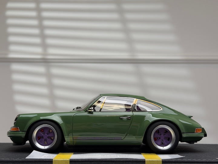 Porsche 911 Targa Singer (Dark Green) [Make up IDEA] 1/18 scale