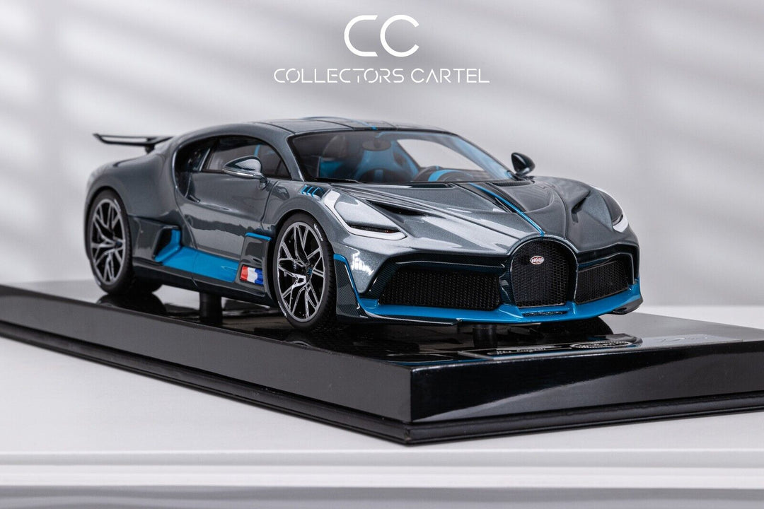 Bugatti Divo (Divo Grey) [EXCLUSIVE] 1/18 scale