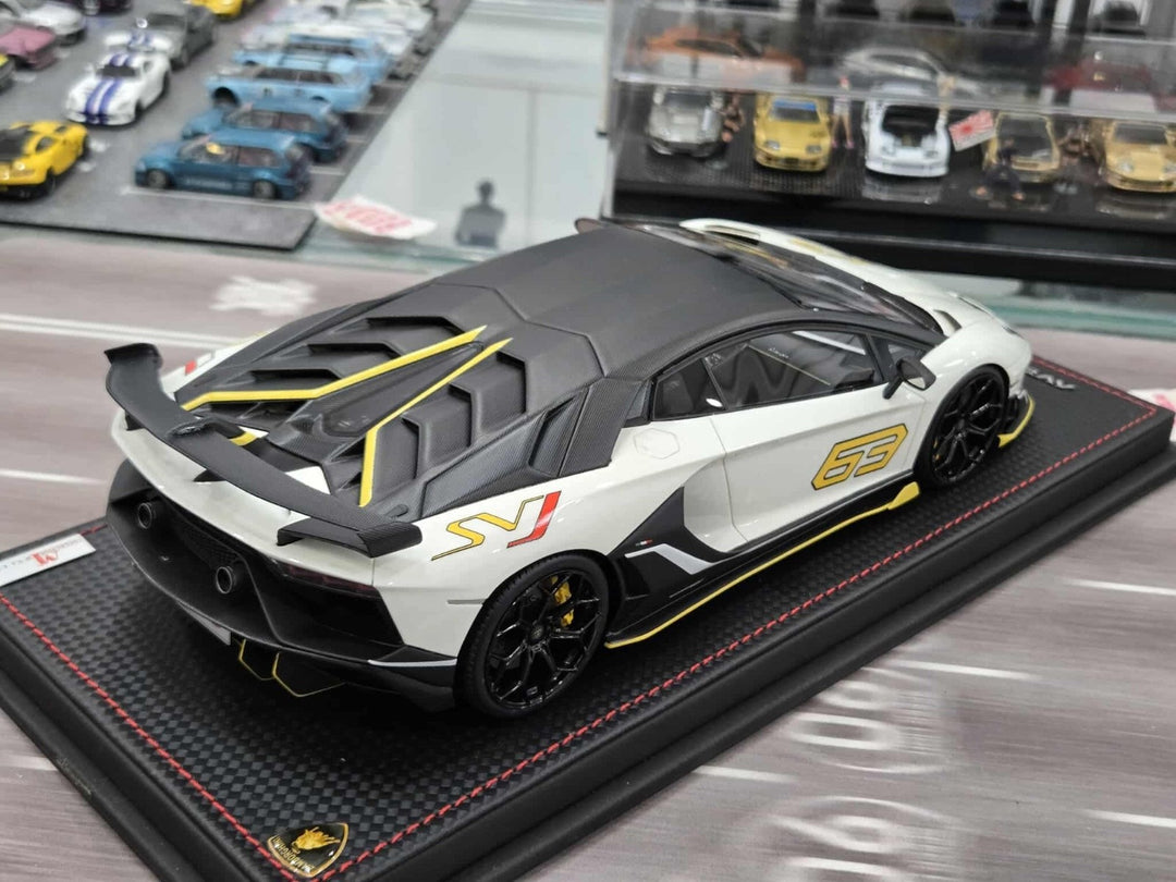 Lamborghini Aventador SVJ (White/ Yellow #63) [MR Collection] 1/18 scale