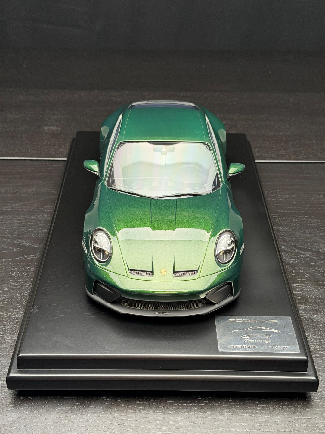 Porsche GT3 Touring (Metallic Green) [Spark] 1:12 scale