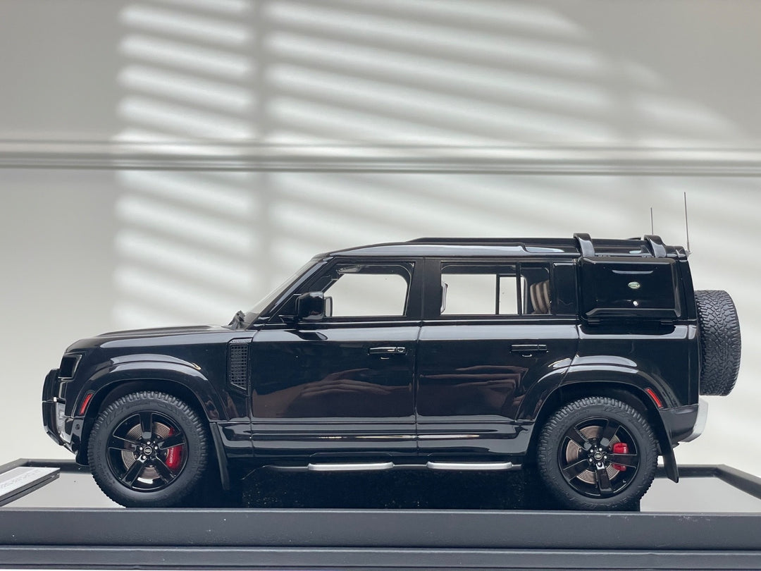 Land Rover Defender (Gloss Black/ Brown Interior) [OEM EXCLUSIVE] 1:18 scale