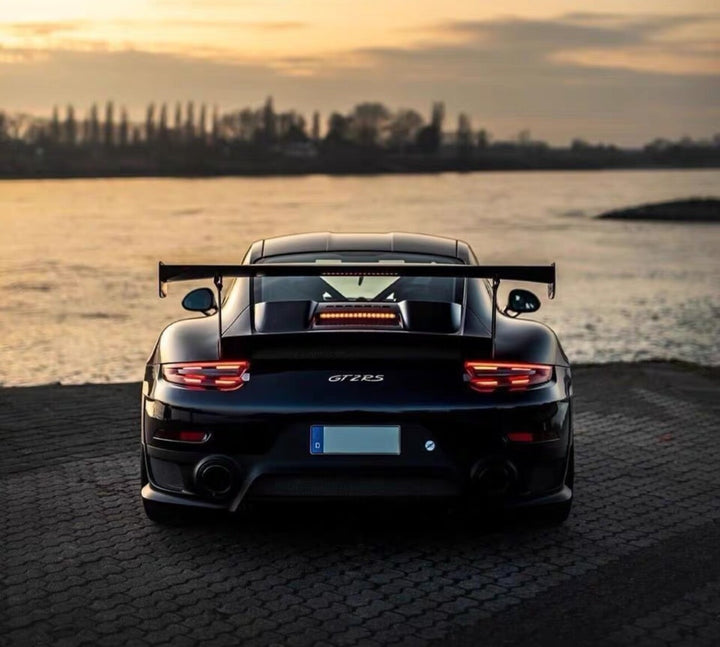 Porsche 911 GT2RS (Metallic Dark Blue) [Davis & Giovanni] 1:18 scale