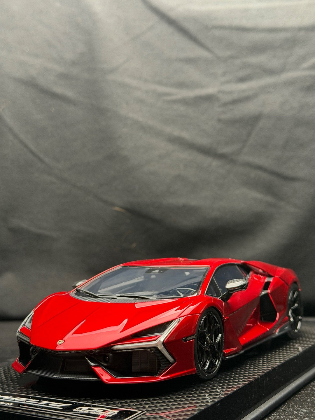 Lamborghini Revuelto (Metallic Red) [Ultra Unique] 1/18 scale