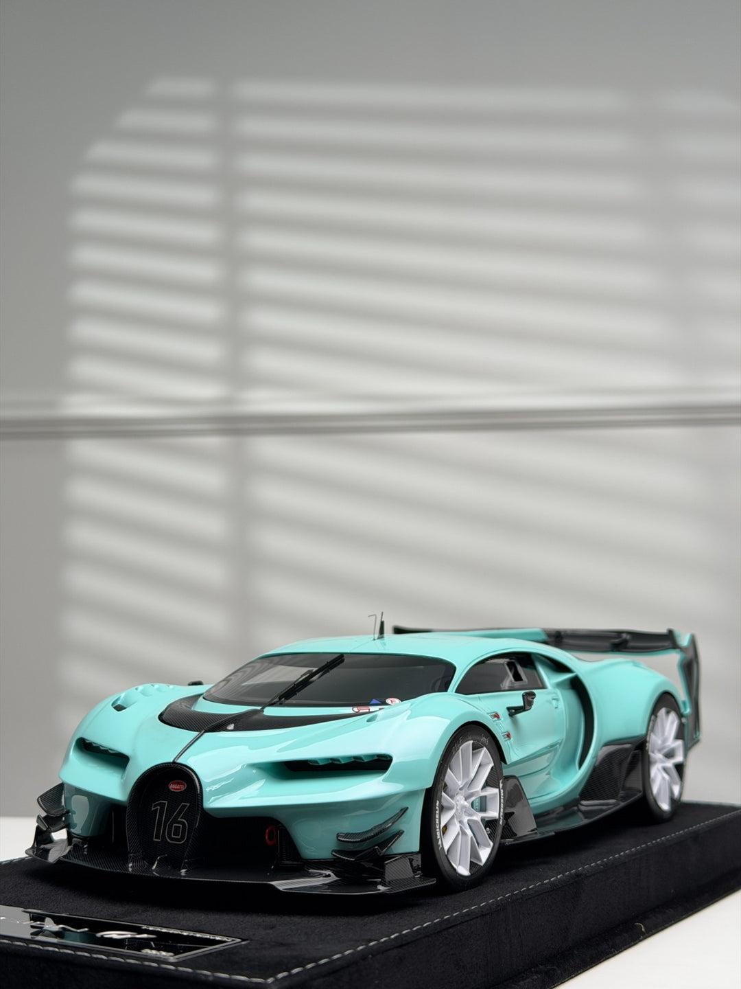 Bugatti Vision GT (Tiffany Blue) [Henson&Heaven] 1/18 scale